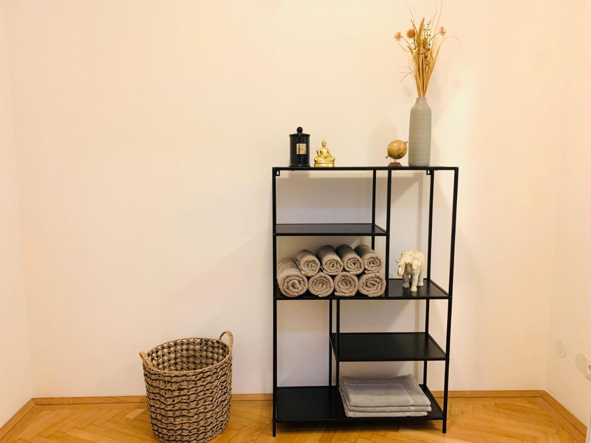 Ruhige Wohnung Im Gasometer Wien *Wifi*U3*Netflix* Bagian luar foto